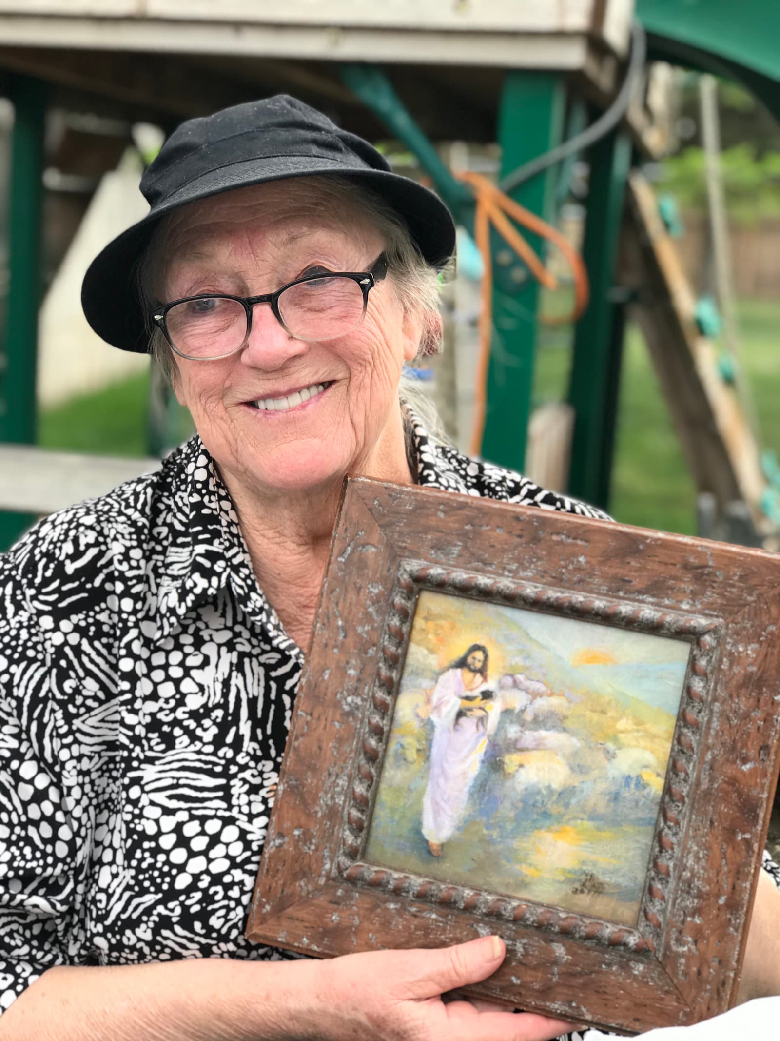 Studio portrait of Linda Farrar